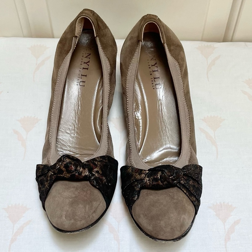 Anyi Lu bow wedge pumps